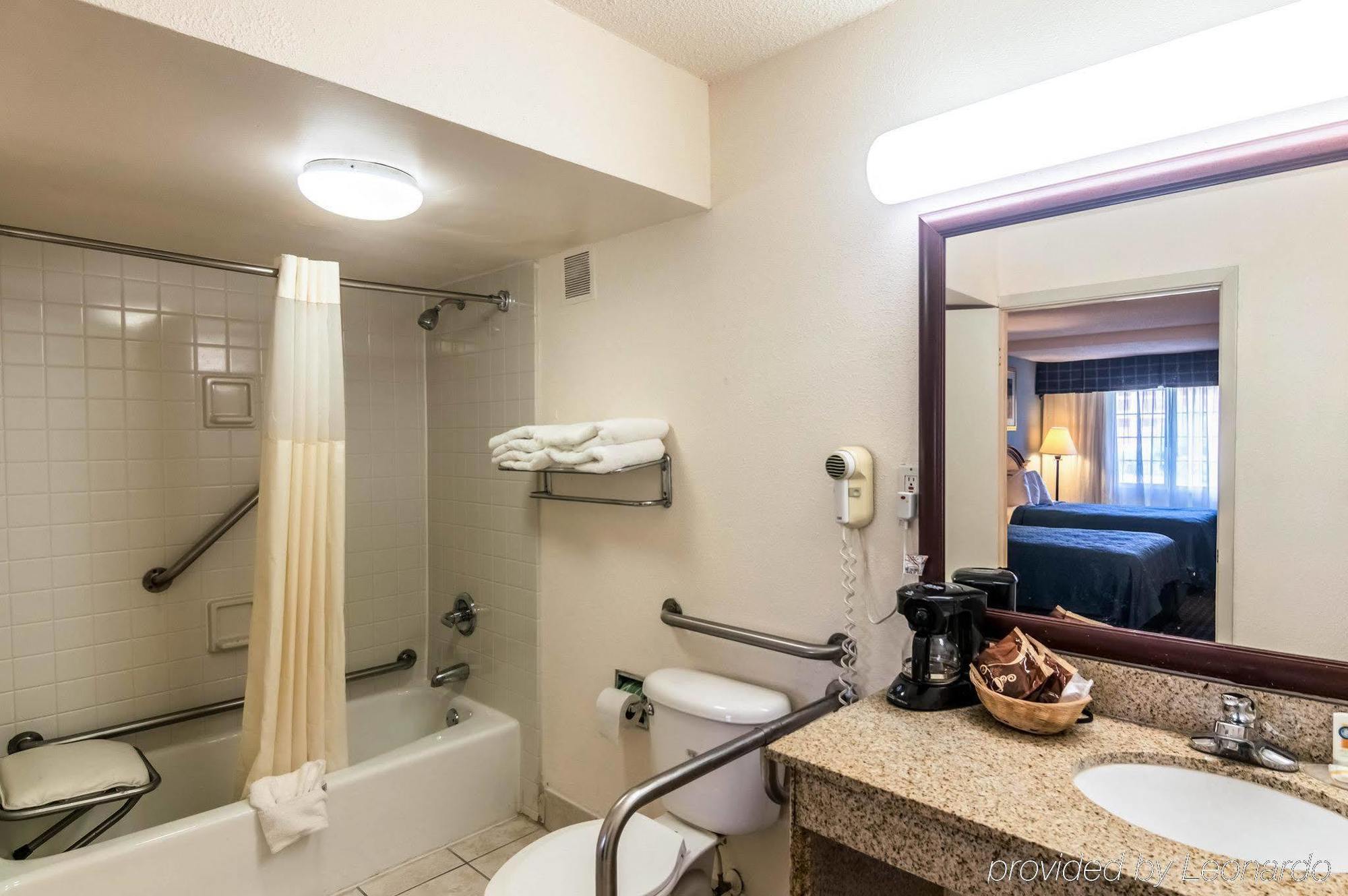 Texas Inn & Suites เดนตัน ภายนอก รูปภาพ