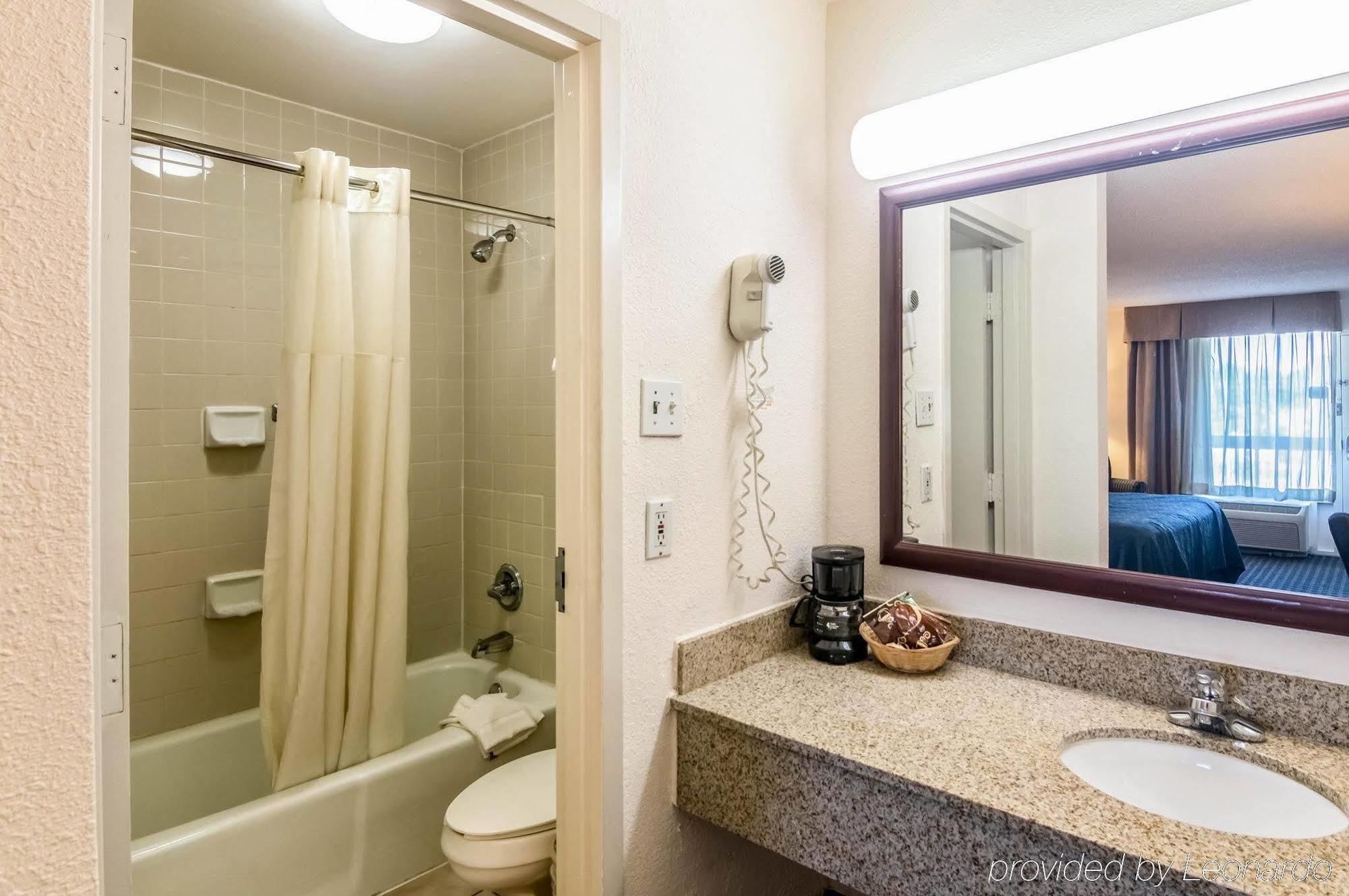 Texas Inn & Suites เดนตัน ภายนอก รูปภาพ